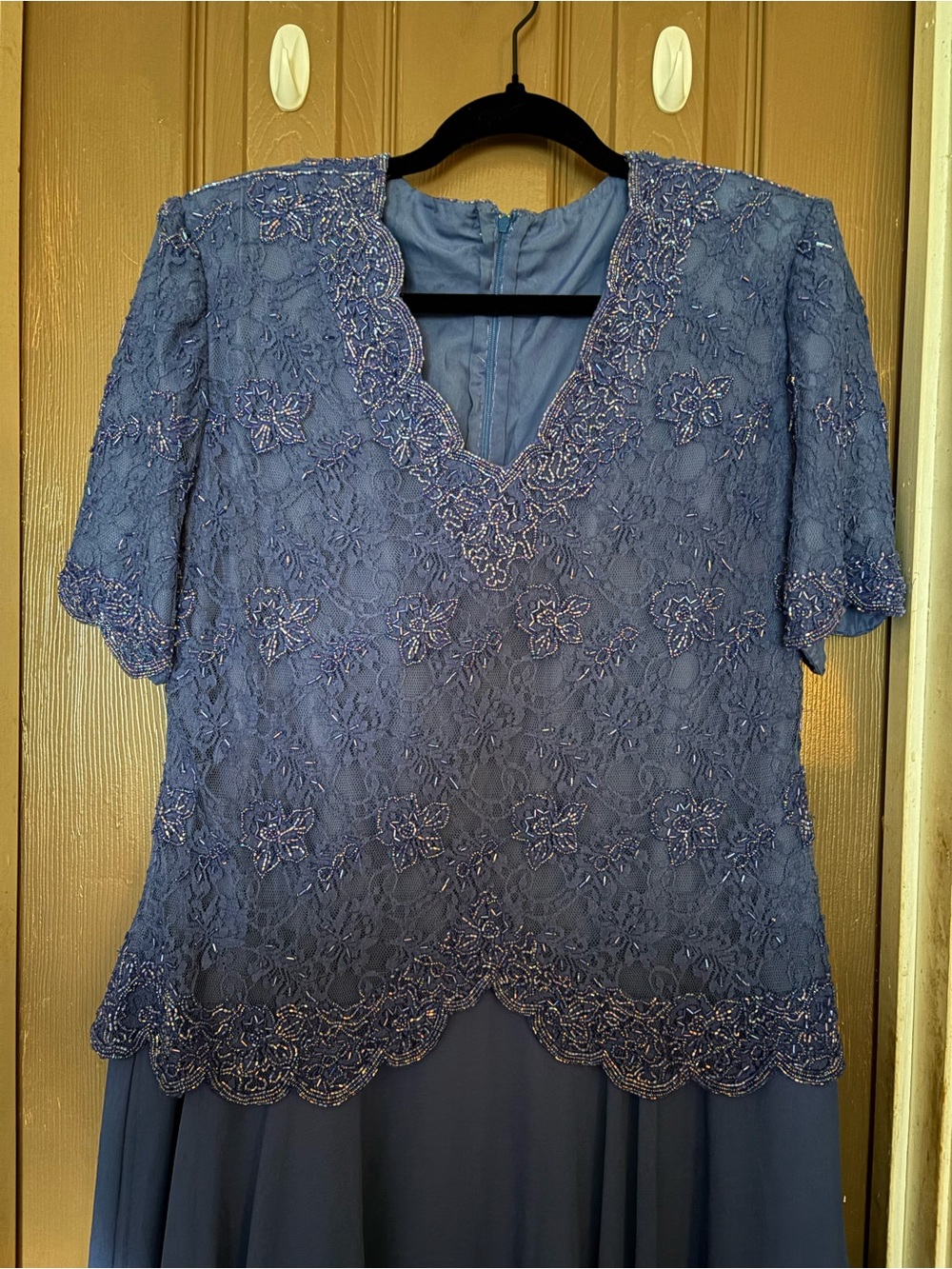 Elegant Blue Women's Lace Overlay Dress - Picture 3 of 6